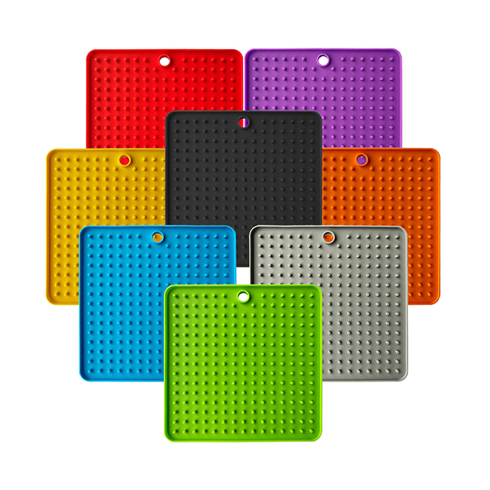 Amazon Hot Sale Pet Products Accessories Slow Feeder Silicone Dog Lick Mat